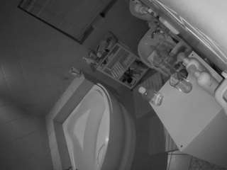 voyeurcam-julmodels-bath-1st-2 camsoda stream image