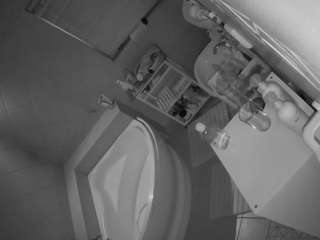 voyeurcam-julmodels-bath-1st-2 camsoda stream image