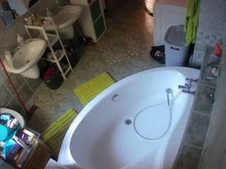 voyeurcam-julmodels-bath-1st-1 camsoda stream image