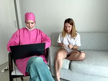 Nura_n_Sarah stripchat stream image