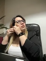 amooraaamoon stripchat stream image