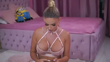 AshleySinn stripchat stream image