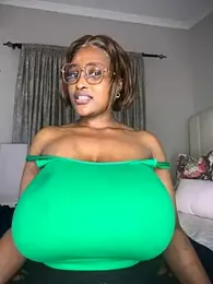 Bustygoddess32 stripchat stream image