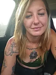 SheIsSomething stripchat stream image