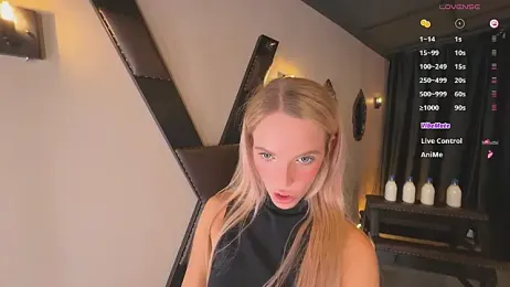 mikkixmeow stripchat stream image