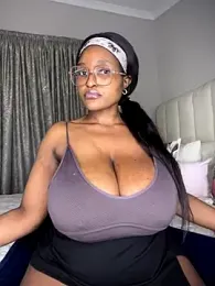 Bustygoddess32 stripchat stream image