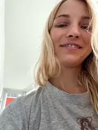 Adelina0001 stripchat stream image