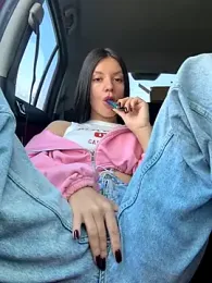 JulliaVegas stripchat stream image