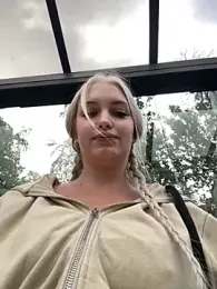 Milkyy_wway stripchat stream image