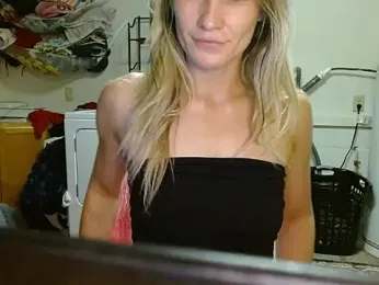 missymilf stripchat stream image