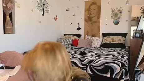 elacoquette stripchat stream image