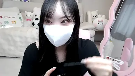 momo_room stripchat stream image