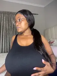 Bustygoddess32 stripchat stream image