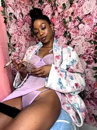 mismialove stripchat stream image, 24.08.2025 05:00