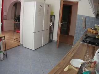 voyeurcam-julmodels-kitchen camsoda stream image