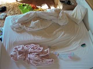 voyeurcam-julmodels-whitebed-3 camsoda stream image