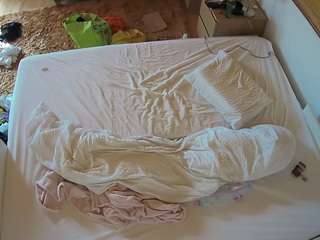 voyeurcam-julmodels-whitebed-3 camsoda stream image