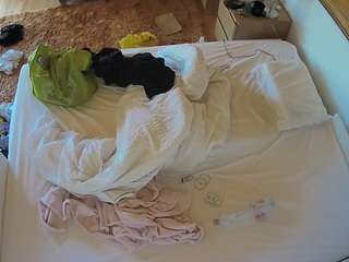 voyeurcam-julmodels-whitebed-3 camsoda stream image