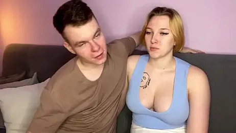 julielourens stripchat stream image