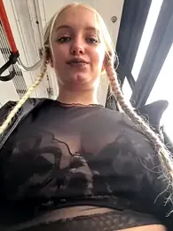 Milkyy_wway stripchat stream image