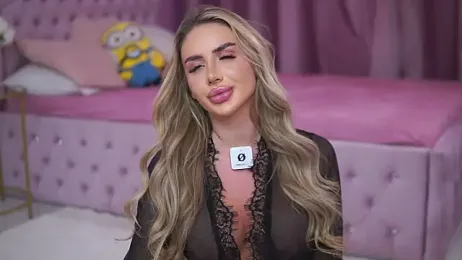 AshleySinn stripchat stream image