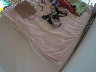 voyeurcam-julmodels-whitebed-1 camsoda stream image