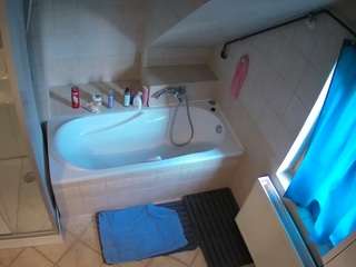 voyeurcam-julmodels-bath-2nd-1 camsoda stream image