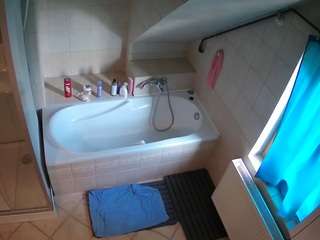 voyeurcam-julmodels-bath-2nd-1 camsoda stream image