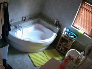 voyeurcam-julmodels-bath-1st-2 camsoda stream image