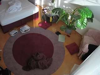 voyeurcam-julmodels-whitebed-5 camsoda stream image