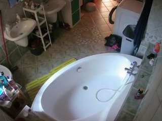 voyeurcam-julmodels-bath-1st-1 camsoda stream image