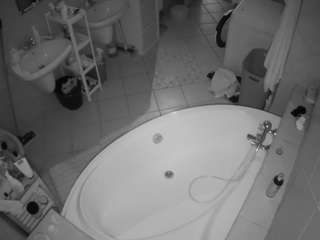 voyeurcam-julmodels-bath-1st-1 camsoda stream image