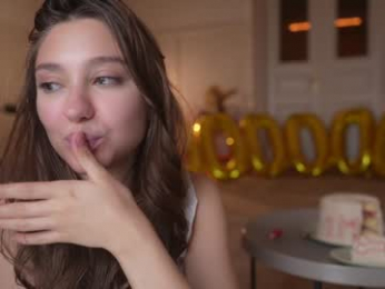 mia_dynasty chaturbate stream image