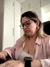 amooraaamoon stripchat stream image