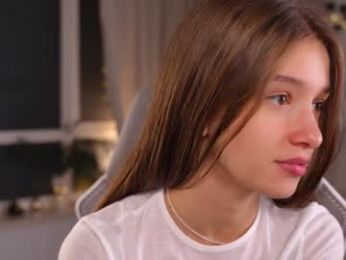 little_poetry chaturbate stream image