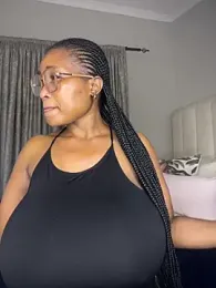 Bustygoddess32 stripchat stream image