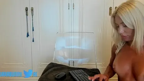 adarabu stripchat stream image