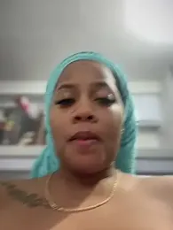 riri_brunnete stripchat stream image