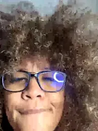 riri_brunnete stripchat stream image