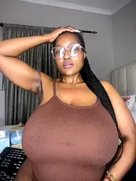 Bustygoddess32 stripchat stream image