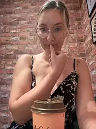 The_Snowwhitee stripchat stream image