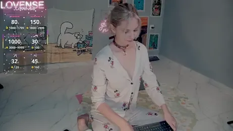 Careful_i_bite stripchat stream image