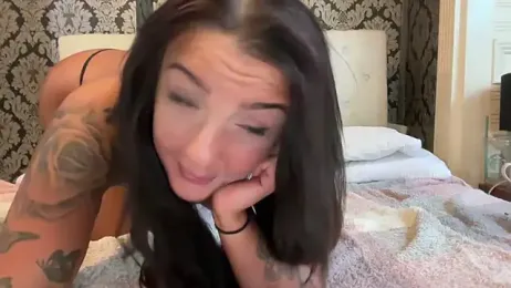 LucyLuxee19 stripchat stream image