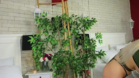 EmillyBronte stripchat stream image