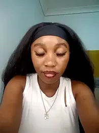 Hannah_107 stripchat stream image