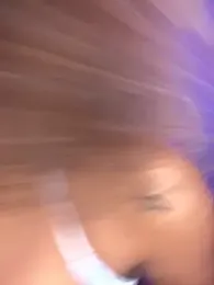 riri_brunnete stripchat stream image