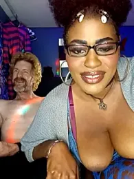 AmazonianMistress stripchat stream image