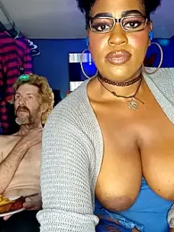 AmazonianMistress stripchat stream image