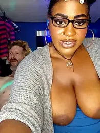 AmazonianMistress stripchat stream image