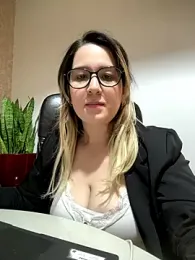 amooraaamoon stripchat stream image